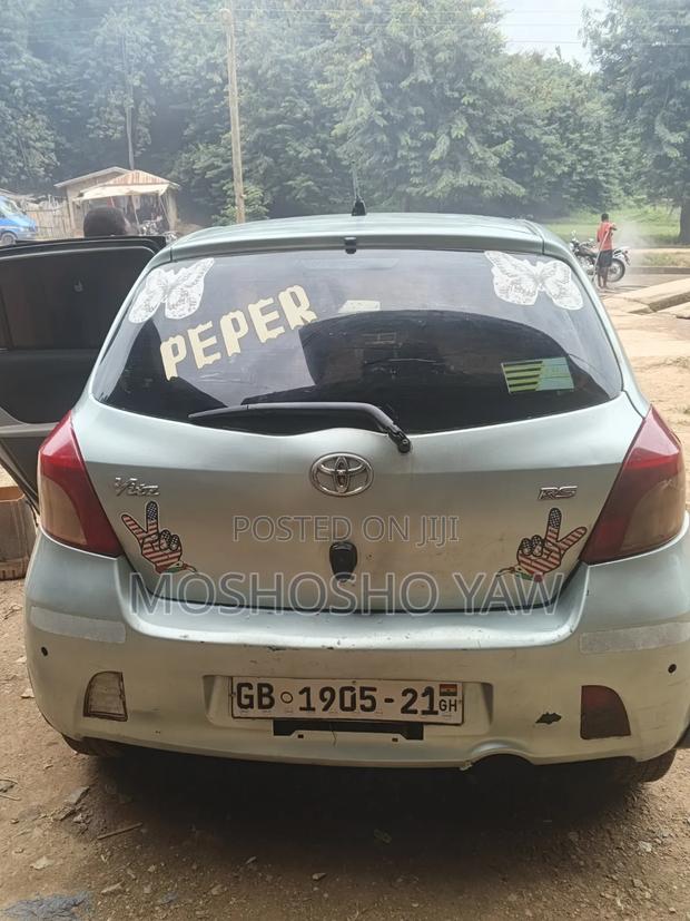 Toyota Vitz 2010 Green