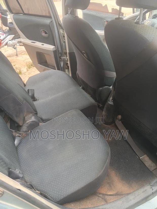Toyota Vitz 2010 Green