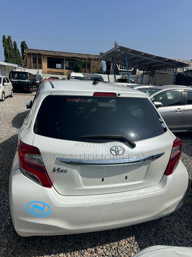 Toyota Vitz 2015 White