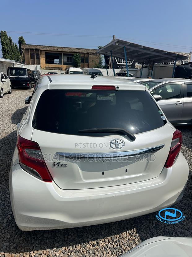 Toyota Vitz 2015 White