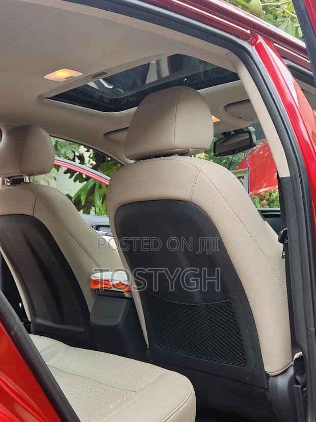 Hyundai Elantra 2017 Red
