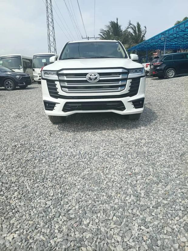 Toyota Land Cruiser 2015 White