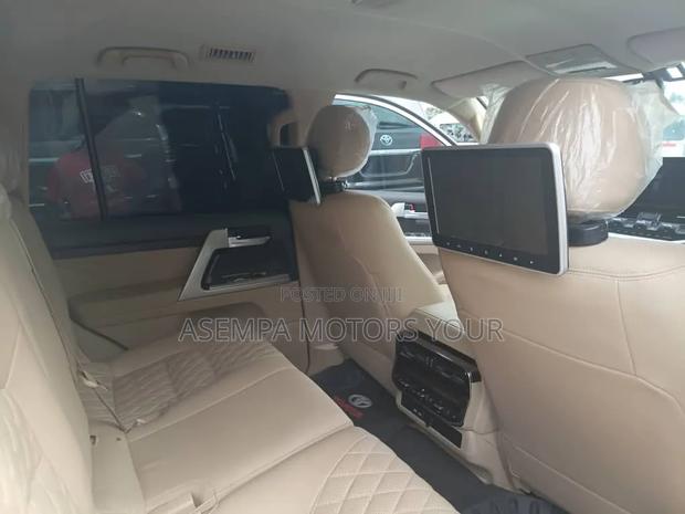Toyota Land Cruiser 2015 White