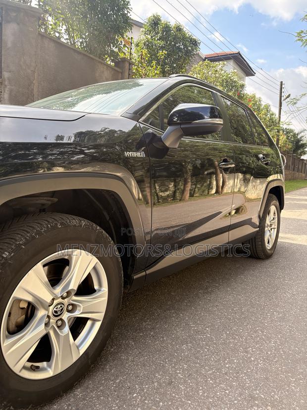 Toyota RAV4 2021 Black