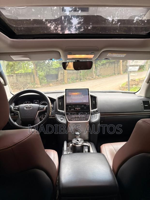 Toyota Land Cruiser 5.7 V8 VX-S 2019 Black