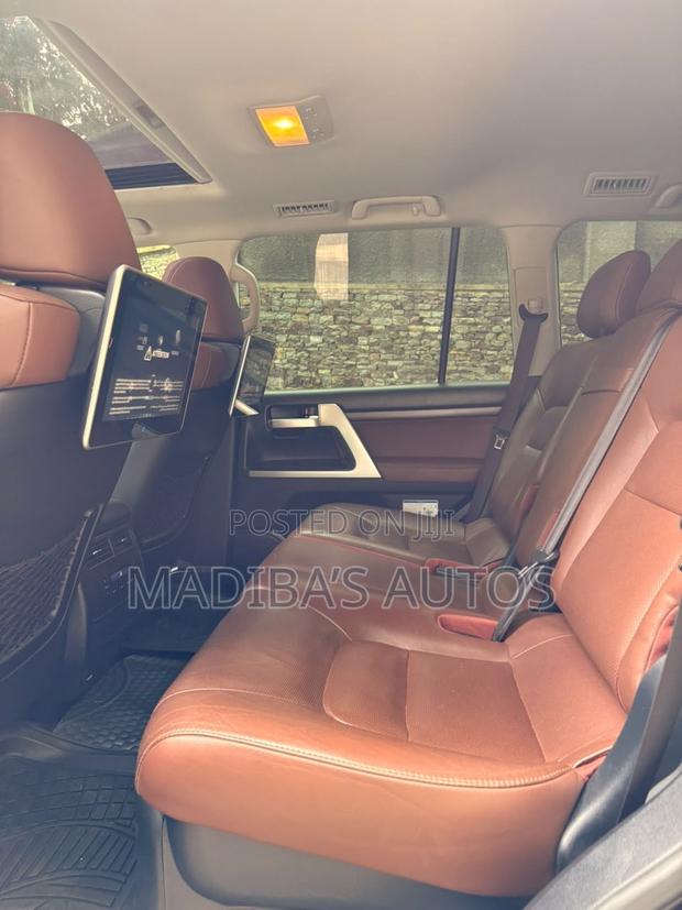 Toyota Land Cruiser 5.7 V8 VX-S 2019 Black
