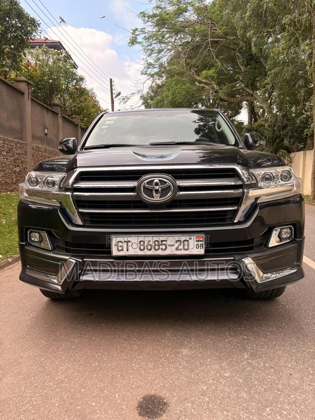 Toyota Land Cruiser 5.7 V8 VX-S 2019 Black