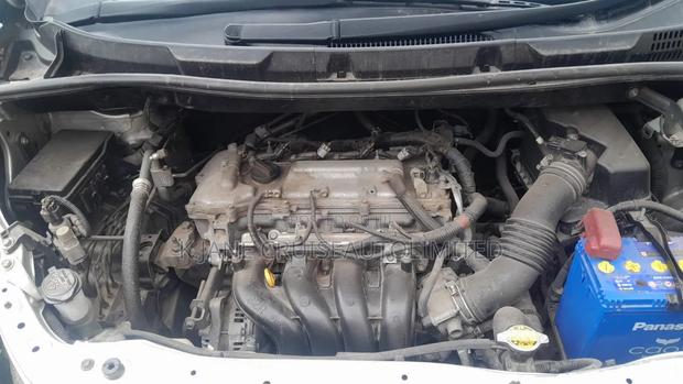 Toyota Voxy 2012 Silver