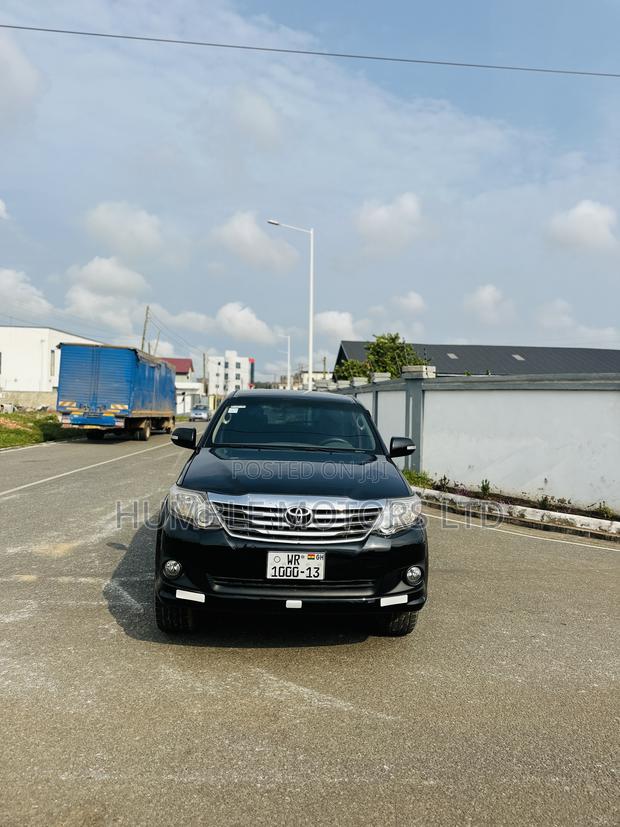 Toyota Fortuner 2012 Black