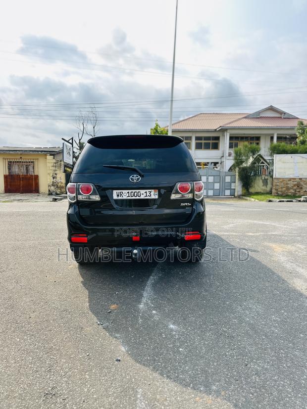 Toyota Fortuner 2012 Black