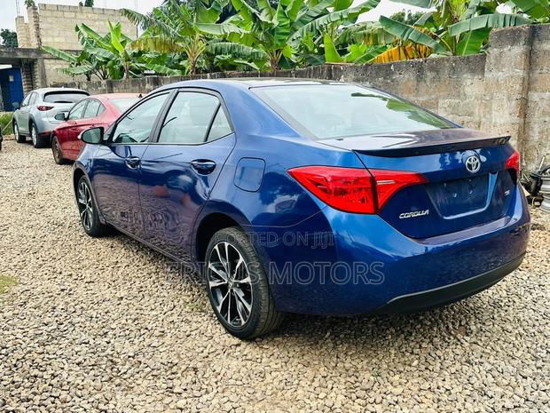 Toyota Corolla 2019 Blue