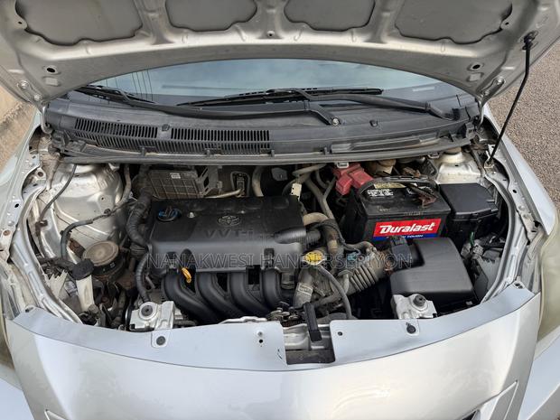 Toyota Yaris 2012 Silver