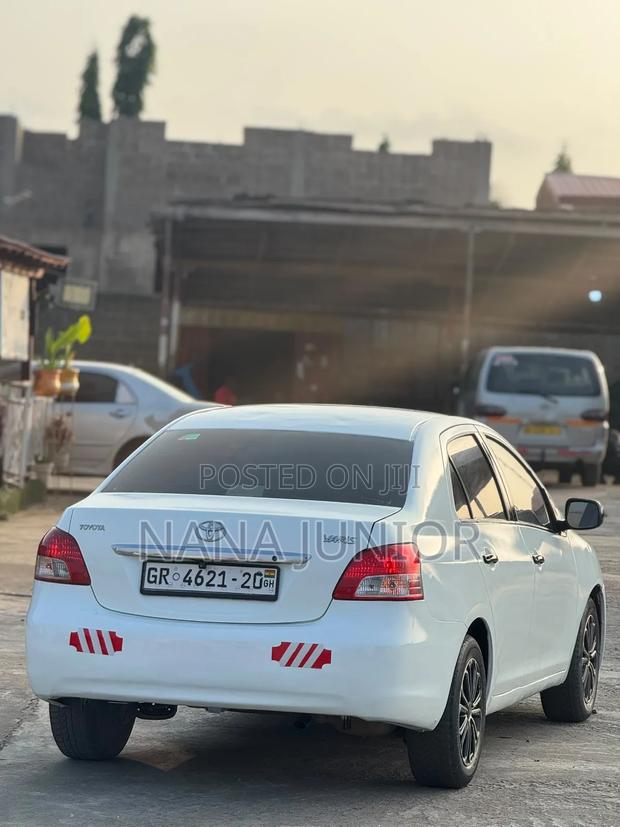 Toyota Yaris 2009 White