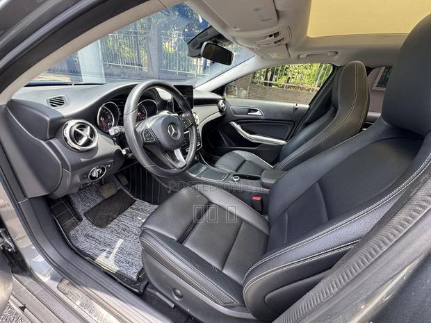 Mercedes-Benz GLA 250 2018 Gray
