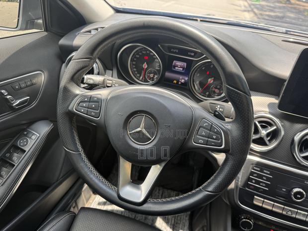Mercedes-Benz GLA 250 2018 Gray
