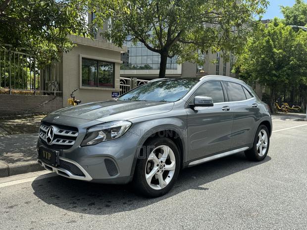 Mercedes-Benz GLA 250 2018 Gray