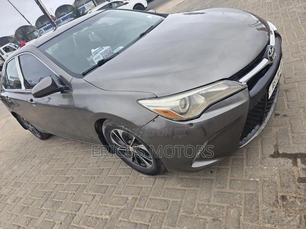 Toyota Camry 2015 Gray