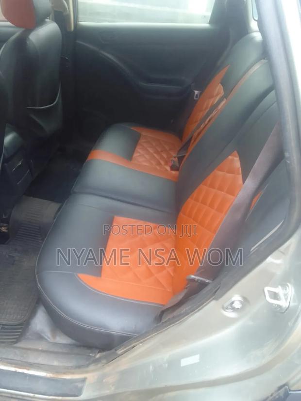 Pontiac Vibe 2010 Silver