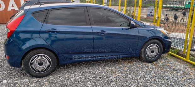 Hyundai Accent SE Hatchback 2017 Blue