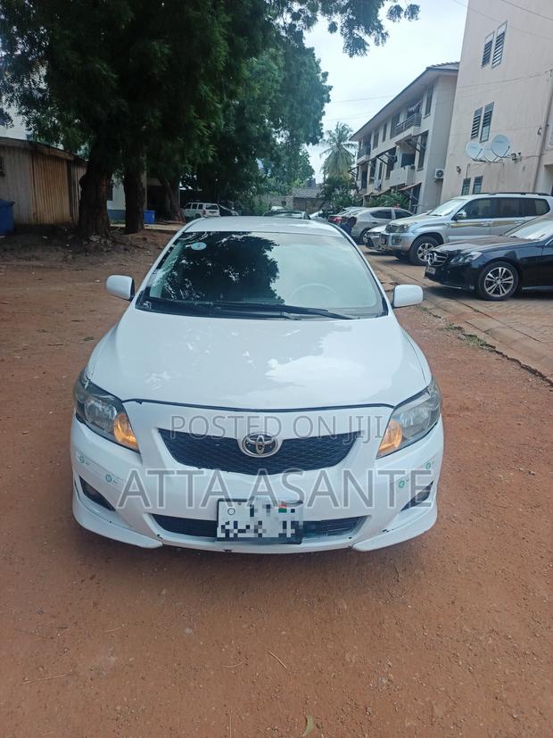 Toyota Corolla 2010 White