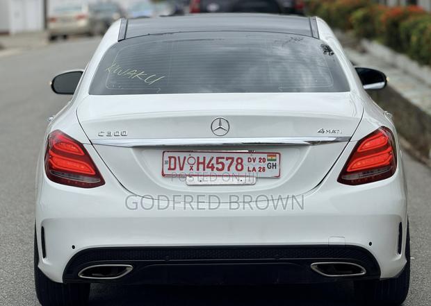 Mercedes-Benz C300 Sport 4Matic Sedan AWD (2.0L 4cyl 7A) 2017 White