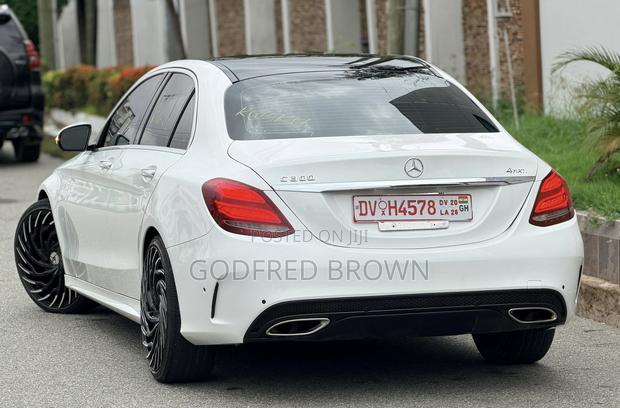 Mercedes-Benz C300 Sport 4Matic Sedan AWD (2.0L 4cyl 7A) 2017 White