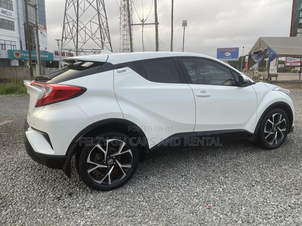 Toyota C-HR XLE FWD Sport Utility (2.0L 4cyl 2AM) 2018 White
