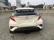 Toyota C-HR XLE FWD Sport Utility (2.0L 4cyl 2AM) 2018 White for sale