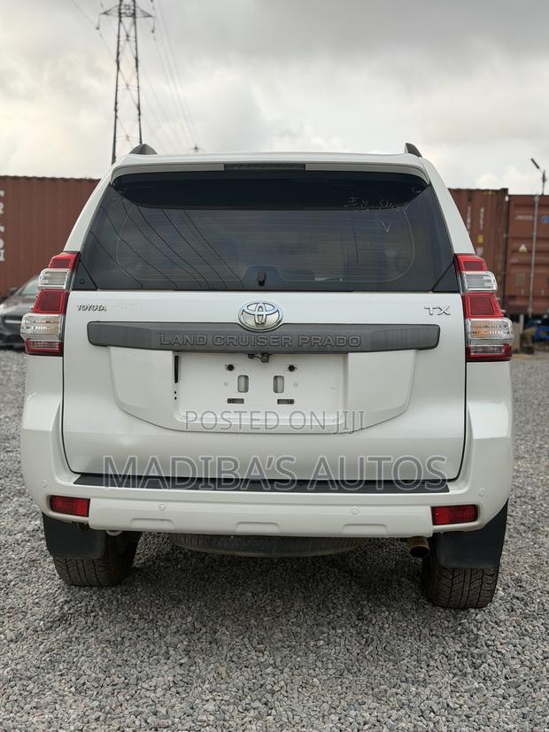 Toyota Land Cruiser Prado 2.7 2017 White