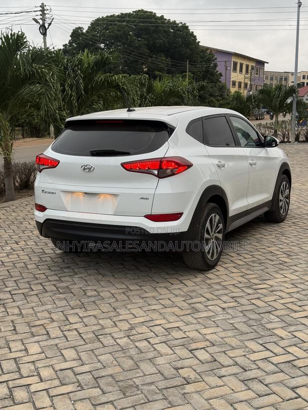 Hyundai Tucson 2017 White