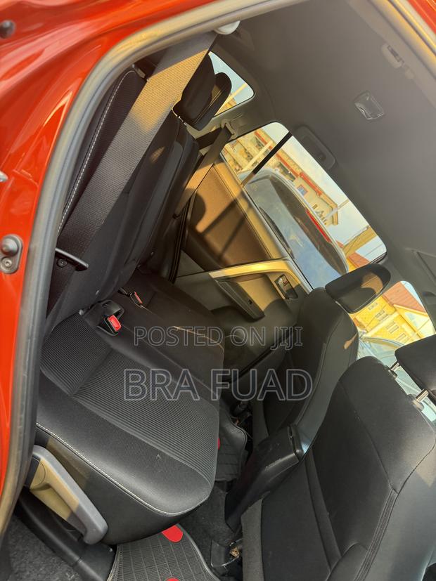Toyota RAV4 XLE 4dr SUV (2.5L 4cyl 6A) 2015 Red