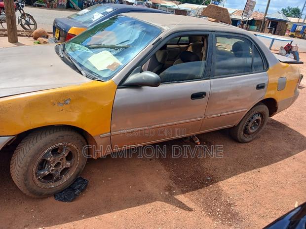 Toyota Corolla 2002 Beige