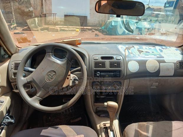 Toyota Corolla 2002 Beige
