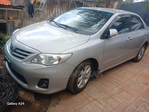 Toyota Corolla Altis 2013 Silver