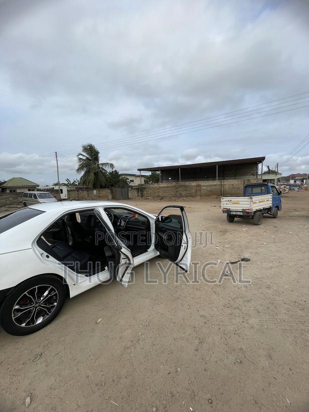 Toyota Camry SE 4dr Sedan (2.5L 4cyl 6A) 2015 White