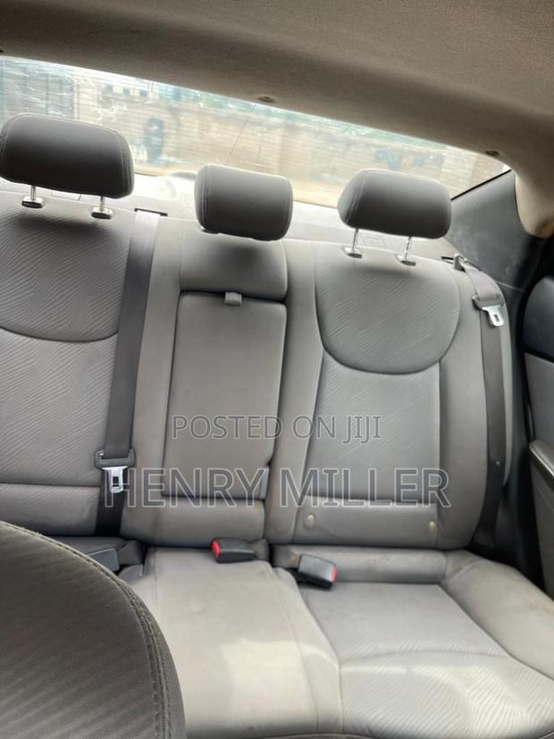 Hyundai Elantra GLS Sedan FWD (1.8L 4cyl 6A) 2013 Silver
