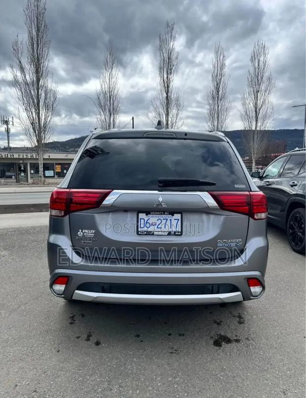 Mitsubishi Outlander PHEV 2019 Silver