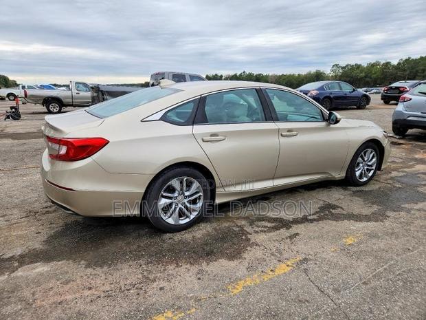 Honda Accord LX 2018 Gold