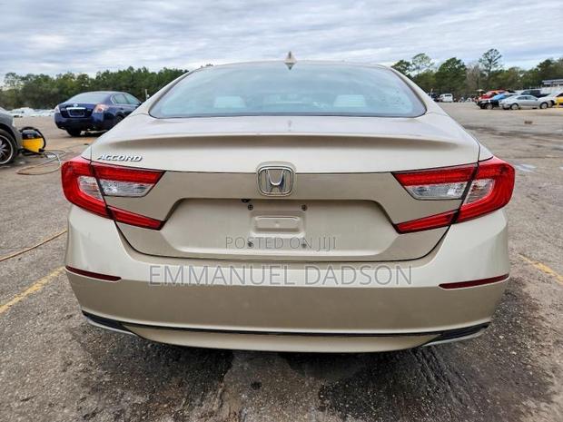 Honda Accord LX 2018 Gold