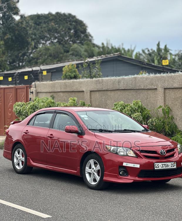 Toyota Corolla S 4dr Sedan (1.8L 4cyl 4A) 2013 Red