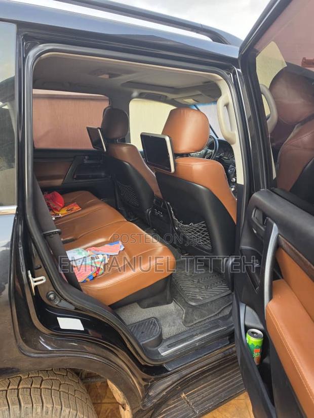 Toyota Land Cruiser 5.7 V8 VXR 2017 Black
