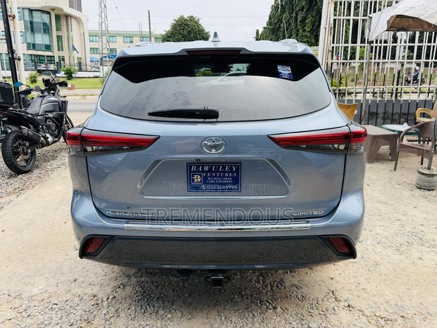 Toyota Highlander Limited AWD 2023 Blue