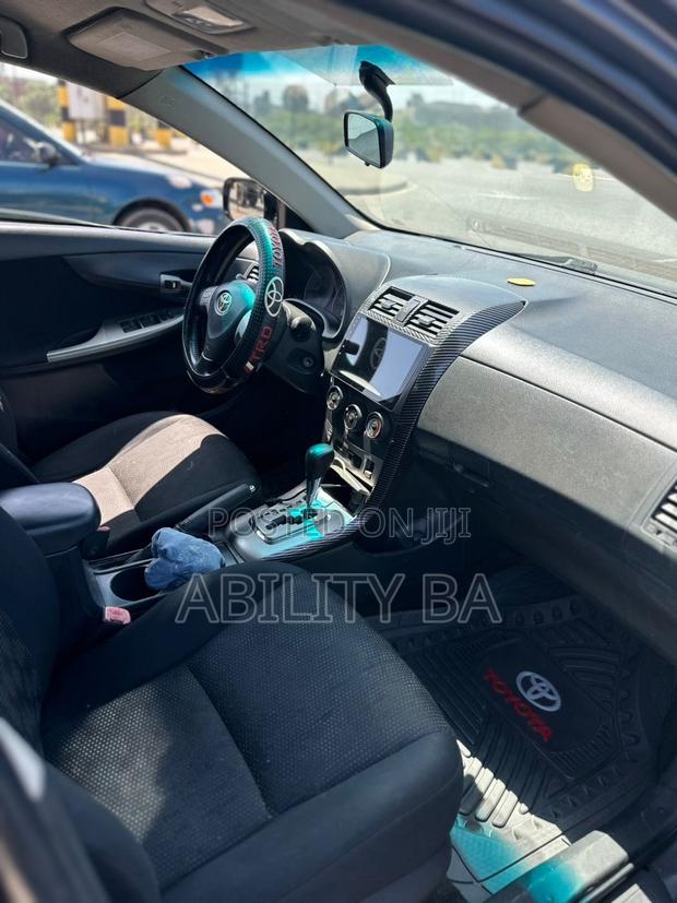 Toyota Corolla 2010 Gray