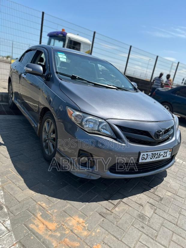 Toyota Corolla 2010 Gray