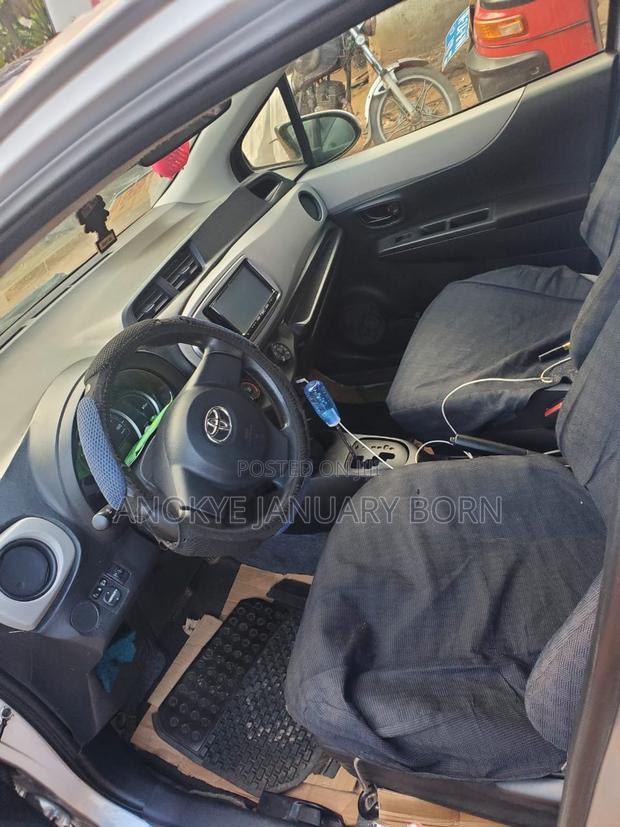 Toyota Vitz 2014