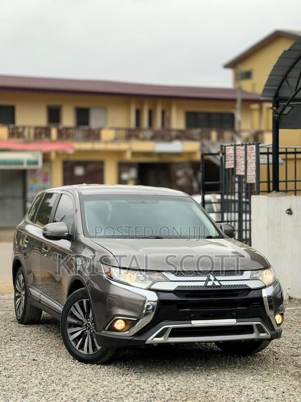 Mitsubishi Outlander 2.4 PHEV AWD 2018 Brown