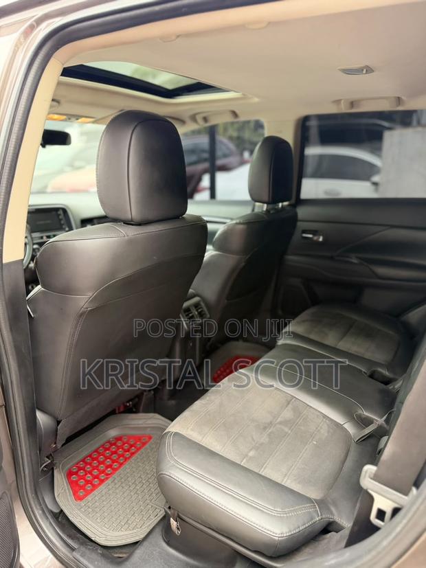 Mitsubishi Outlander 2.4 PHEV AWD 2018 Brown