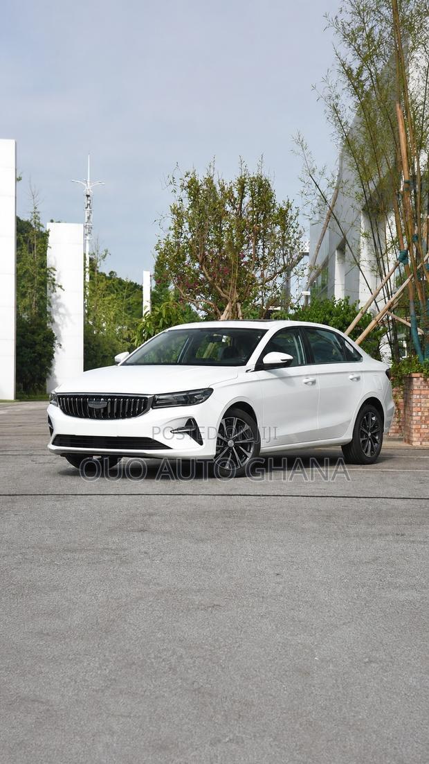 Geely Emgrand EC7 2025 White