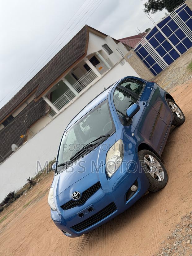 Toyota Yaris 2010 Blue