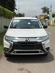 Mitsubishi Outlander SE FWD 2019 White for sale